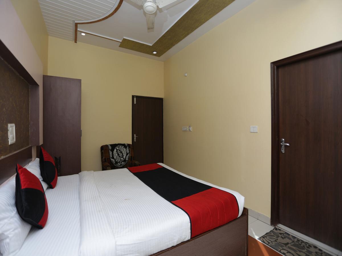 Oyo 12221 Hotel M House อัครา ภายนอก รูปภาพ