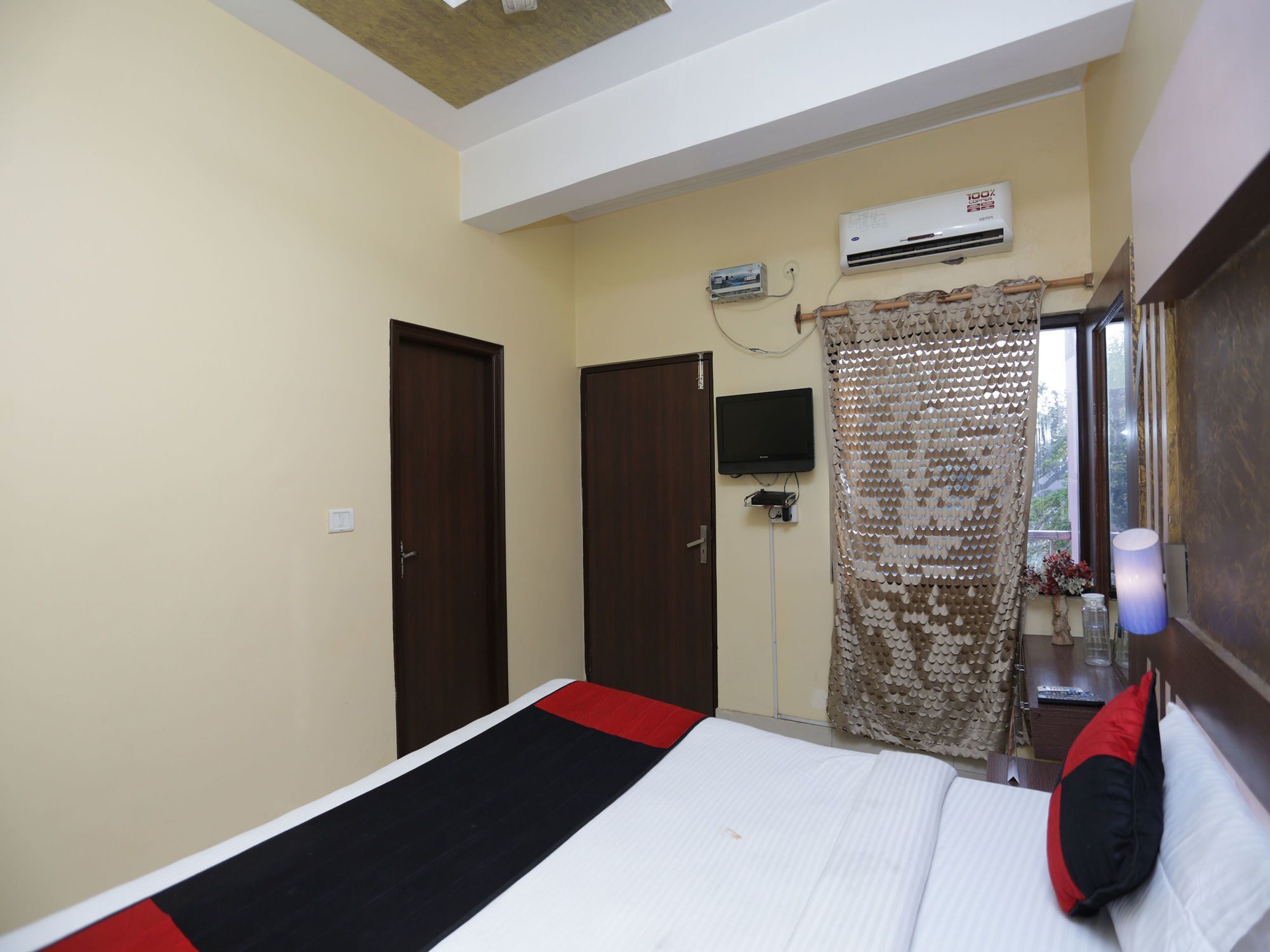 Oyo 12221 Hotel M House อัครา ภายนอก รูปภาพ